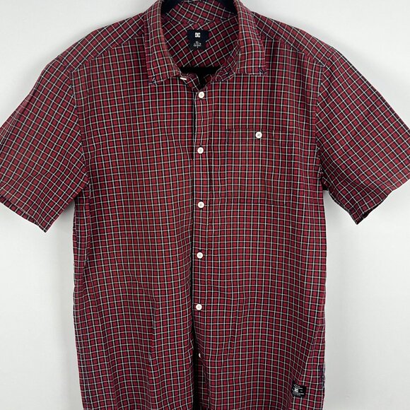 DC Casual Button Down Shirt Size L Red Plaid Short Sleeve Pocket Cotton - Picture 1 of 9